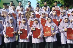 33 ASN MENERIMA PENGHARGAAN SATYALANCANA KARYA SATYA