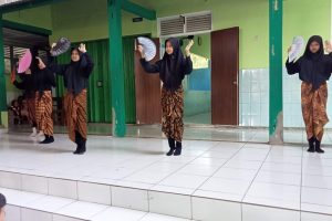AKS (Ajang Kreasi Siswa) Kelas 9B