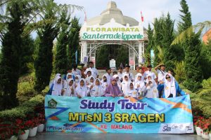 BELAJAR DAN BERMAIN DI MTsN 3 SRAGEN