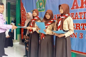 AKSI DAN PRESTASI MERIAHKAN HARI GURU NASIONAL