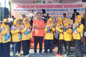 Keluarga Besar MTsN 3 Sragen Ikut Jalan Sehat, Meriahkan HAB KEMENAG